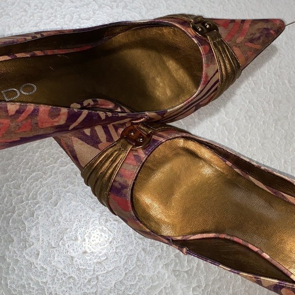 ALDO Aztec stilettos gold heels Sz EUR 40 made in Brazil - Picture 13 of 15